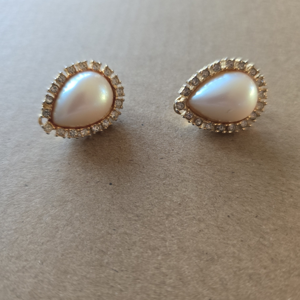 Gold and Cream Teardrop Stud Earrings